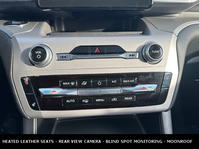 2022 Ford Explorer XLT 4WD