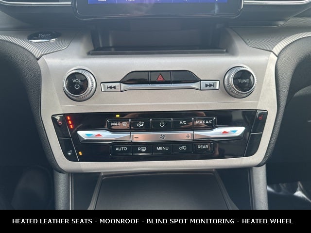 2023 Ford Explorer XLT 4WD