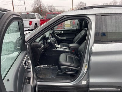 2023 Ford Explorer XLT TWIN PANEL MOONROOF