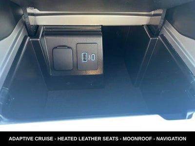 2023 Ford Explorer XLT LOCAL TRADE