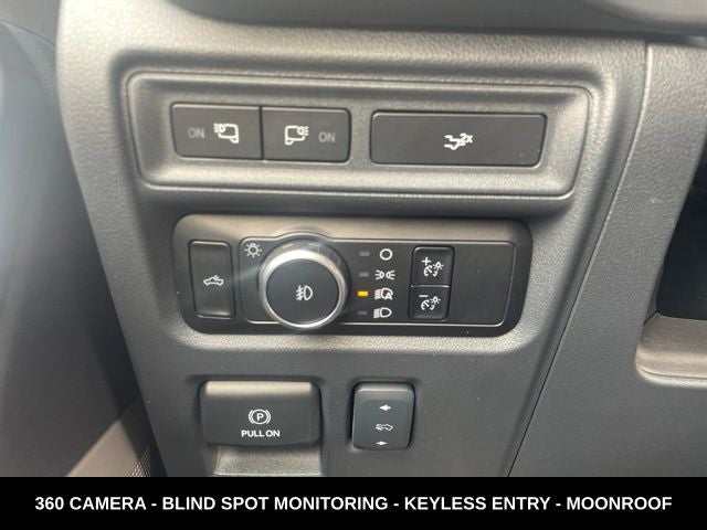 2024 Ford F-150 XLT TWIN PANEL MOONROOF