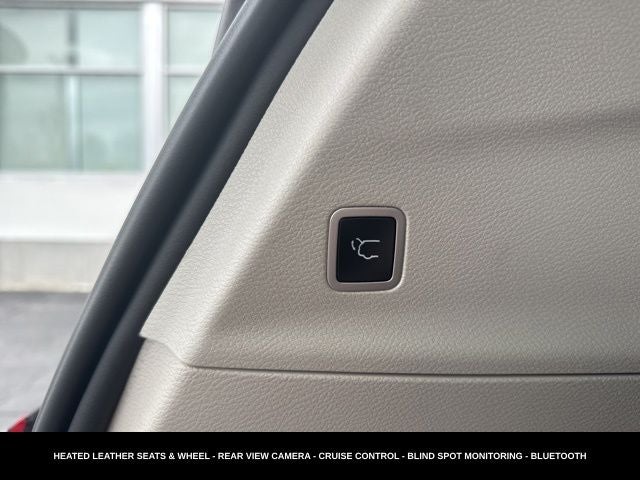 2023 Chrysler Pacifica Touring L HEATED SEATS & STEERING WHEEL