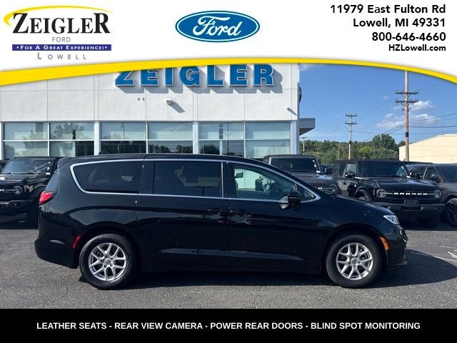 2024 Chrysler Pacifica Touring L STOW N GO SEATING