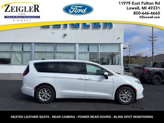 2023 Chrysler Pacifica Touring L HEATED SEATS & STEERING WHEEL