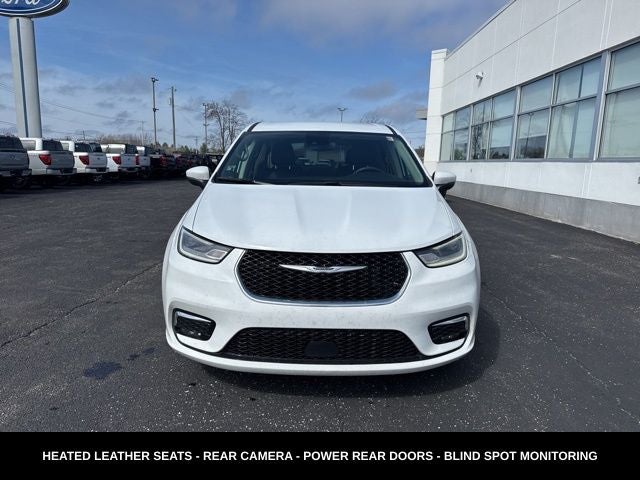 2023 Chrysler Pacifica Touring L HEATED SEATS & STEERING WHEEL
