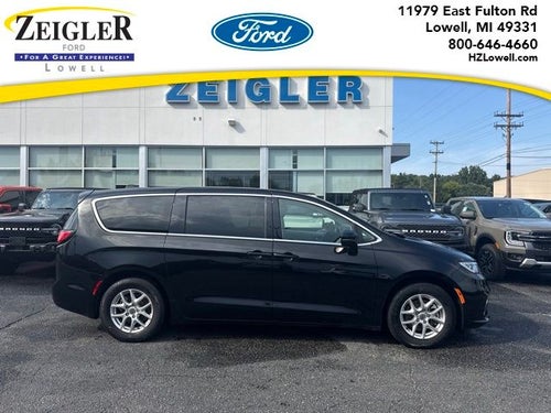 2024 Chrysler Pacifica Touring L STOW N GO SEATING