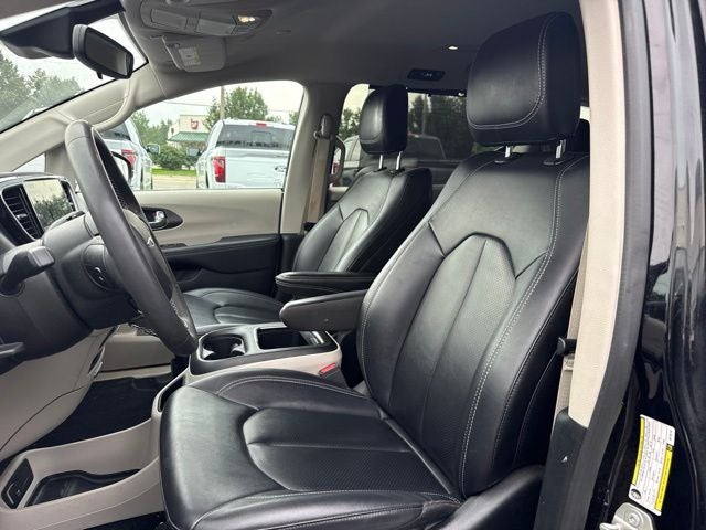2024 Chrysler Pacifica Touring L STOW N GO SEATING