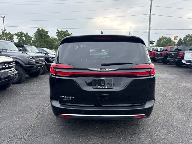 2024 Chrysler Pacifica Touring L STOW N GO SEATING