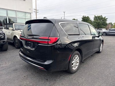 2024 Chrysler Pacifica Touring L STOW N GO SEATING