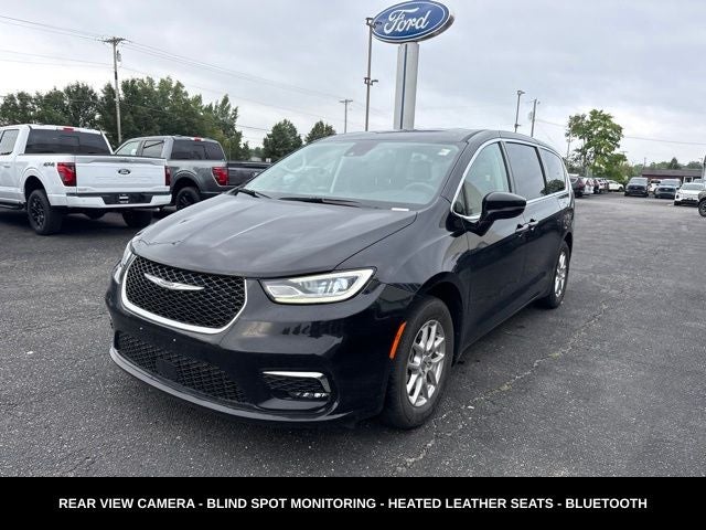 2024 Chrysler Pacifica Touring L STOW N GO SEATING