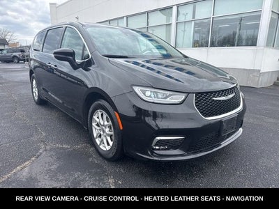 2023 Chrysler Pacifica Touring L HEATED SEATS & STEERING WHEEL