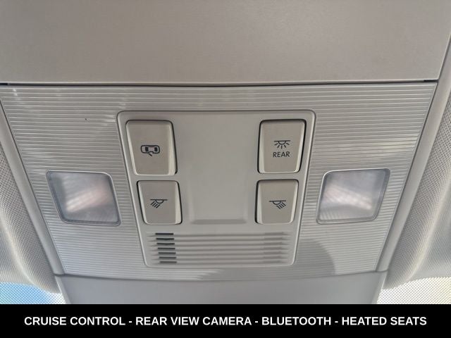 2024 Volkswagen Taos 1.5T SE ONE OWNER