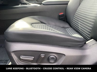 2020 Toyota Camry SE 39 MPG