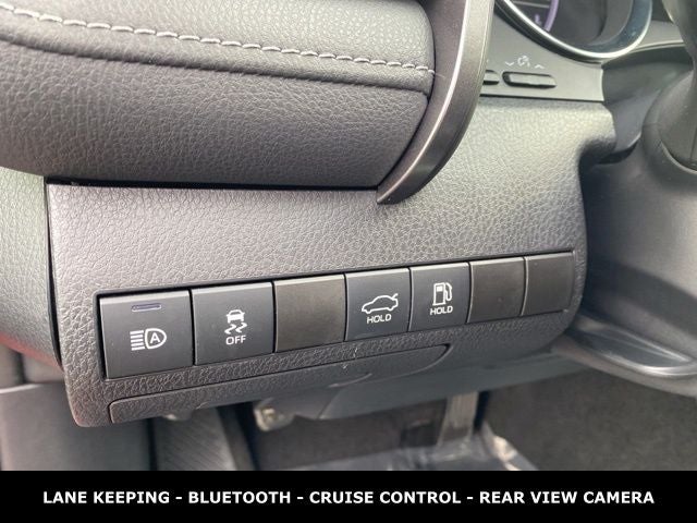 2020 Toyota Camry SE 39 MPG