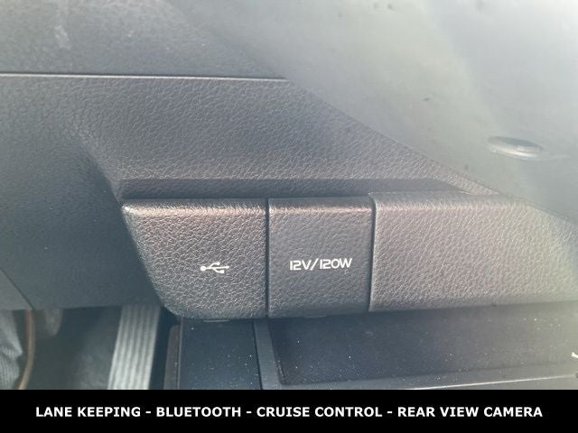 2020 Toyota Camry SE 39 MPG