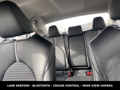 2020 Toyota Camry SE 39 MPG