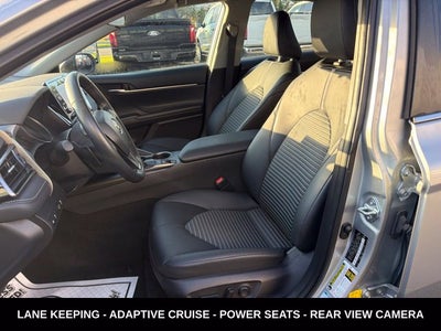 2022 Toyota Camry SE LOW MILEAGE LOCAL TRADE