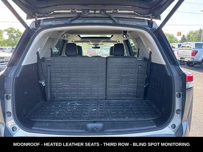 2023 Nissan Pathfinder SL