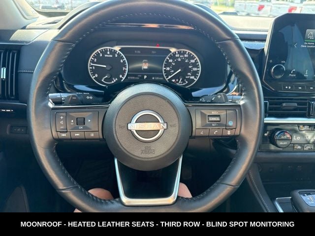 2023 Nissan Pathfinder SL