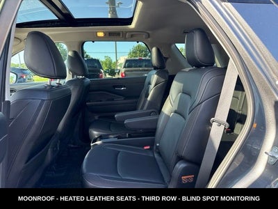 2023 Nissan Pathfinder SL