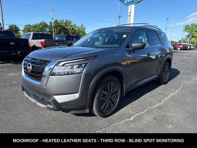 2023 Nissan Pathfinder SL