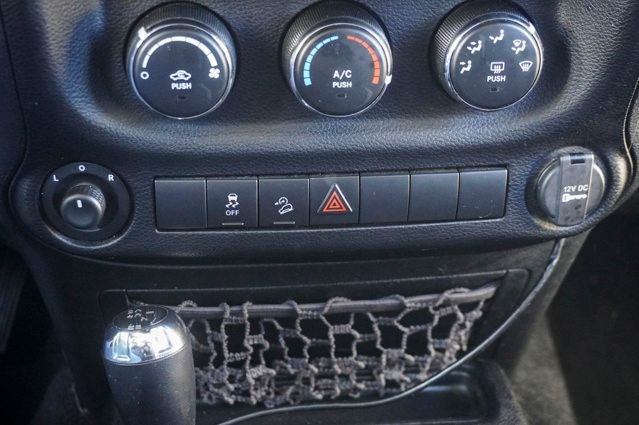 2013 Jeep Wrangler Unlimited Sport Uconnect Voice Command w/Bluetooth