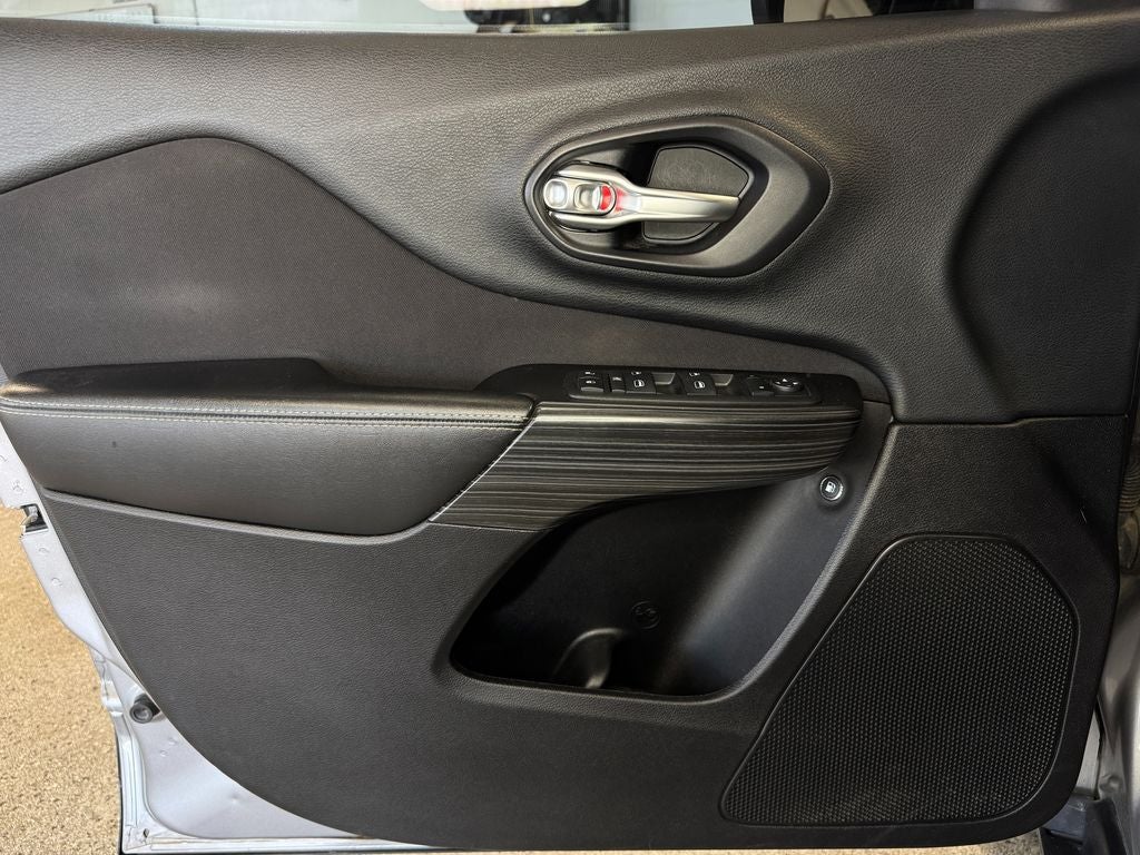 2015 Jeep Cherokee Sport
