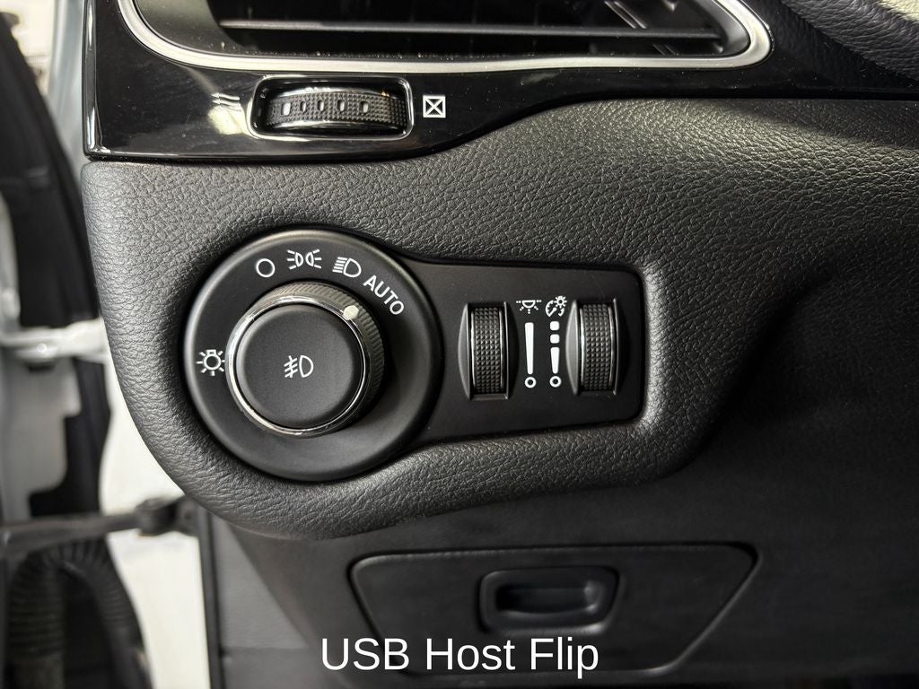 2019 Jeep Cherokee Altitude Cold Weather Group