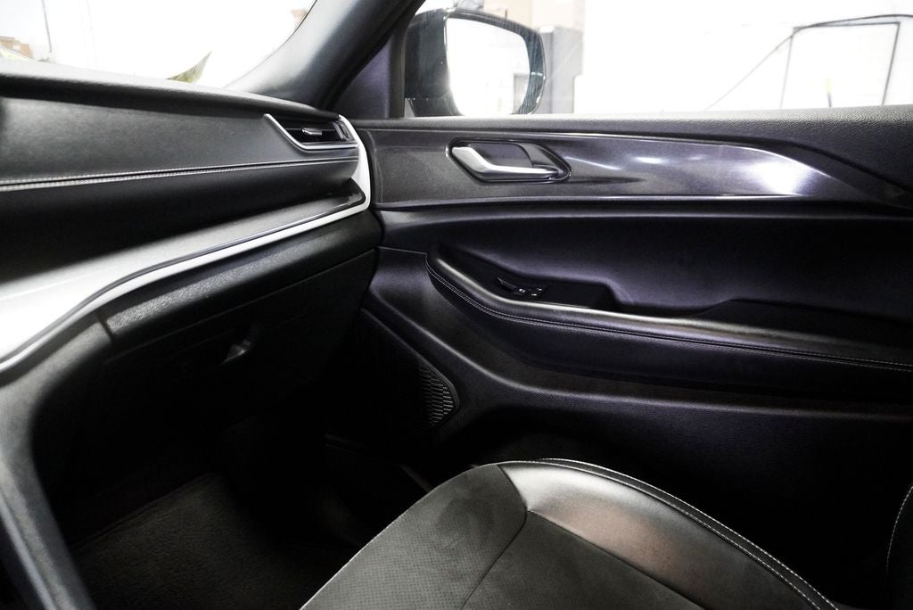 2023 Jeep Grand Cherokee Altitude X Power Sunroof & Capri Leatherette/Suede Seats