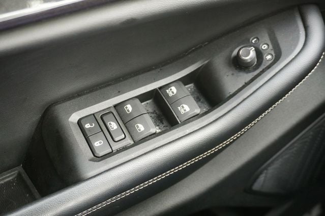 2023 Jeep Grand Cherokee Altitude X Power Sunroof & Radio: Uconnect 5 w/8.4" Display &