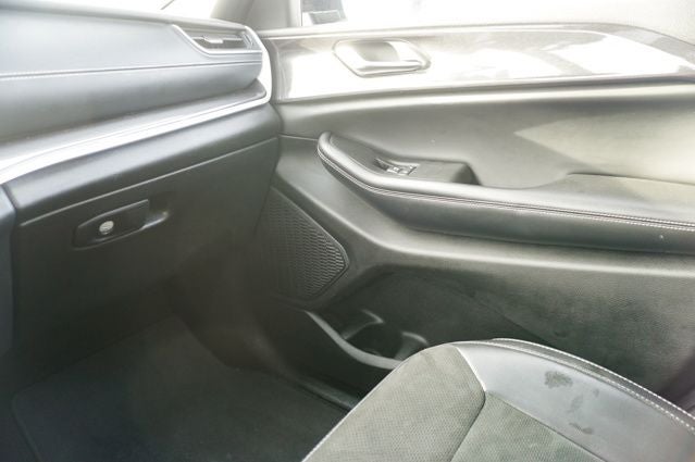 2023 Jeep Grand Cherokee Altitude X Power Sunroof & Radio: Uconnect 5 w/8.4" Display &