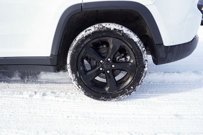 2023 Jeep Grand Cherokee Altitude X Power Sunroof & Radio: Uconnect 5 w/8.4" Display &