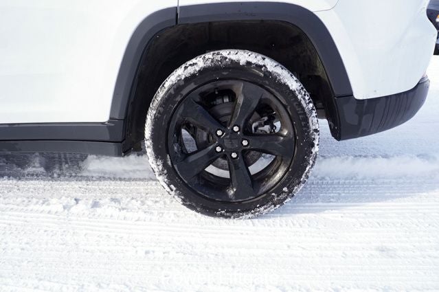 2023 Jeep Grand Cherokee Altitude X Power Sunroof & Radio: Uconnect 5 w/8.4" Display &