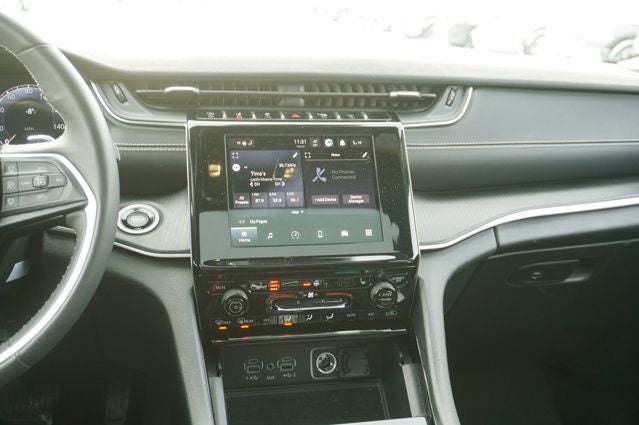 2023 Jeep Grand Cherokee Altitude X Power Sunroof & ParkView Rear Back-Up Camera