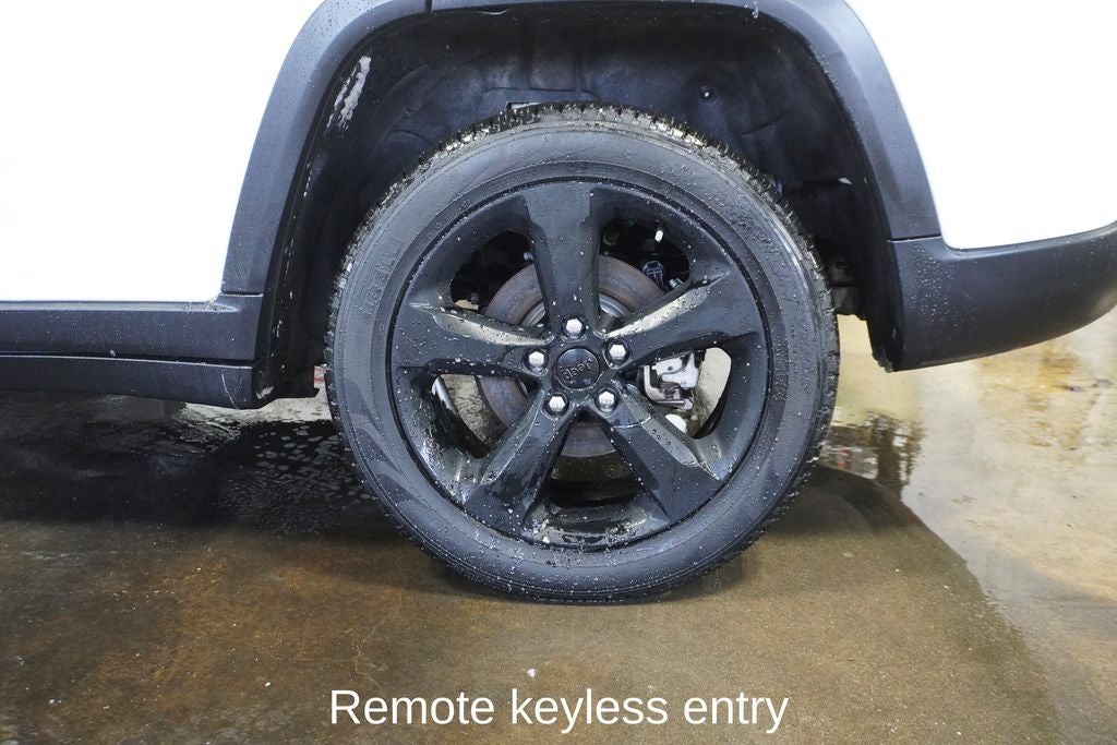 2023 Jeep Grand Cherokee Limited Navigation System & Surround View Camera System