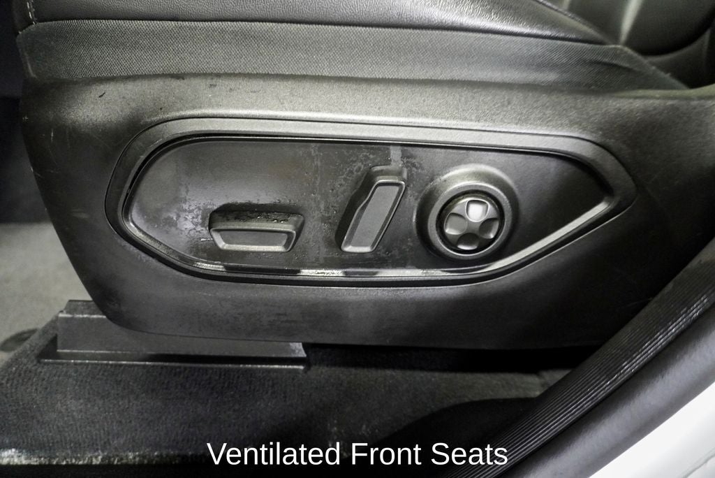 2024 Jeep Grand Cherokee Limited Dual-Pane Panoramic Sunroof & Navigation System