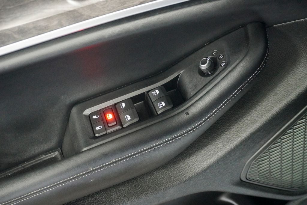 2024 Jeep Grand Cherokee Limited Dual-Pane Panoramic Sunroof & Navigation System