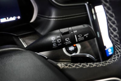 2024 Jeep Grand Cherokee Limited Navigation System & Dual-Pane Panoramic Sunroof