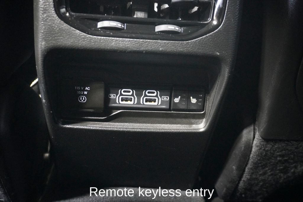 2023 Jeep Grand Cherokee Limited Blackout Package with Navigation