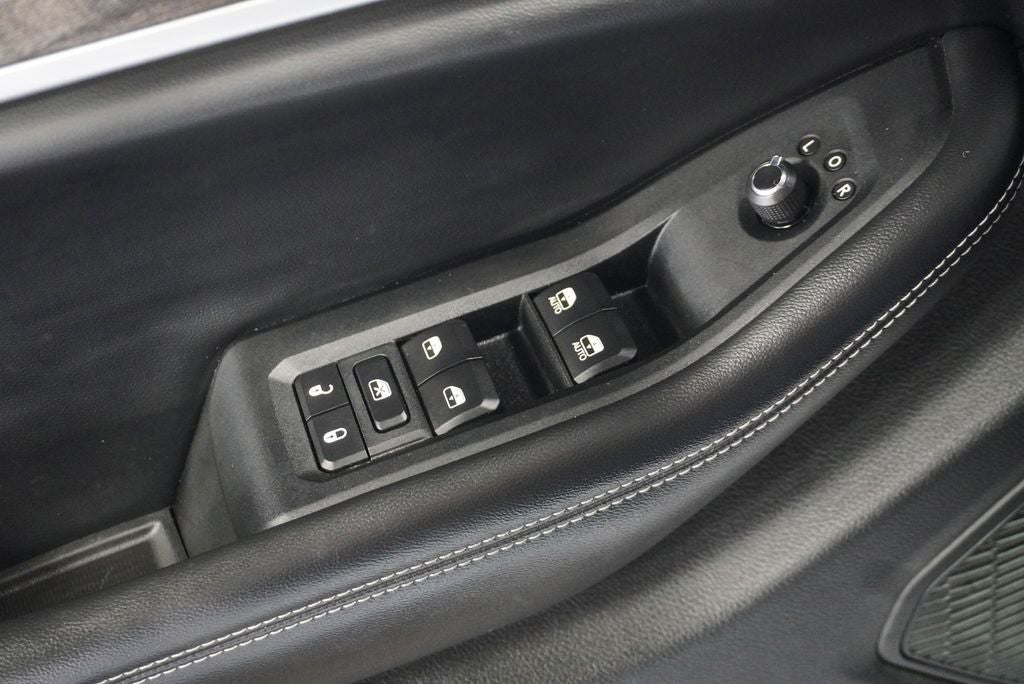 2023 Jeep Grand Cherokee Limited Blackout Package with Navigation