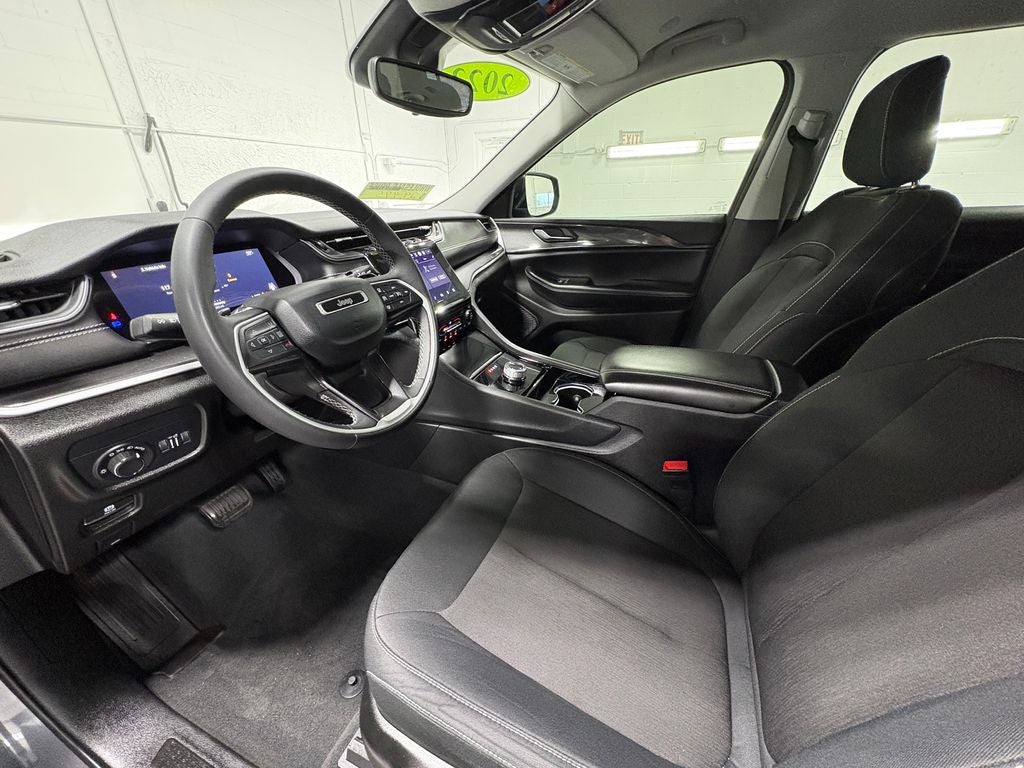 2023 Jeep Grand Cherokee L Laredo Radio: Uconnect 5 w/8.4" Display