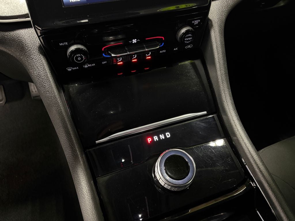 2023 Jeep Grand Cherokee L Laredo Radio: Uconnect 5 w/8.4" Display