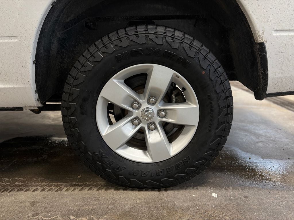 2022 RAM 1500 Classic SLT Heated Seats & Wheel Group