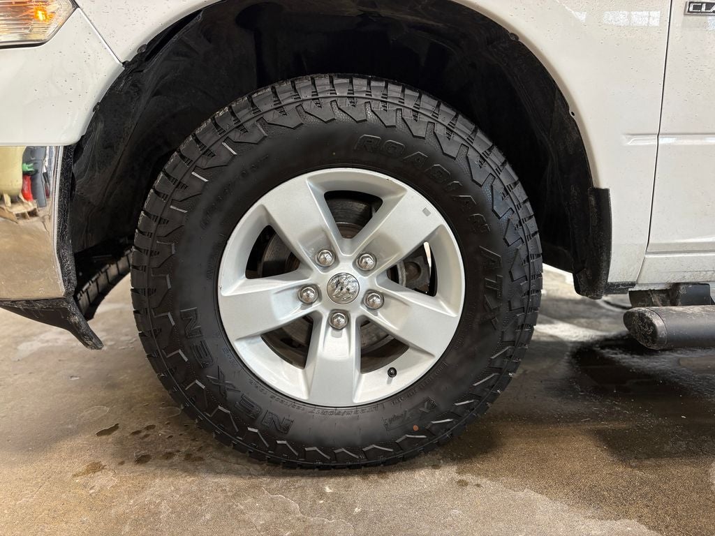 2022 RAM 1500 Classic SLT Heated Seats & Wheel Group