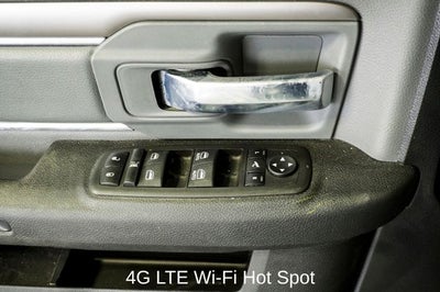 2022 RAM 1500 Classic SLT ParkView Rear Back-Up Camera & Integrated Voice Co