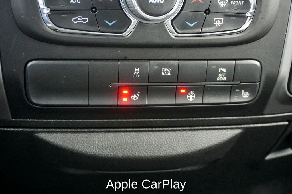 2022 RAM 1500 Classic SLT ParkView Rear Back-Up Camera &Integrated Voice Com