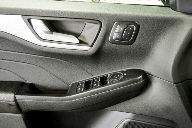 2025 Ford Escape Platinum 360-Degree Camera w/Split View & Navigation