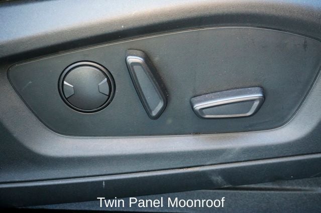 2022 Ford Explorer ST-Line Twin Panel Moonroof & SYNC 3/Apple CarPlay/Android