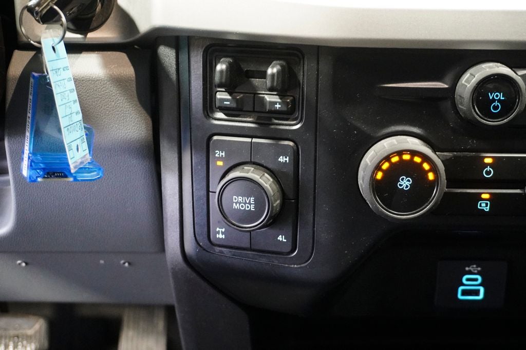 2024 Ford F-250SD XLT Exterior Parking Camera Rear & Apple Carplay with