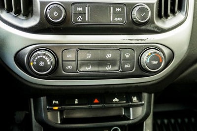 2022 Chevrolet Colorado LT Exterior Parking Camera Rear & Apple CarPlay/Andro